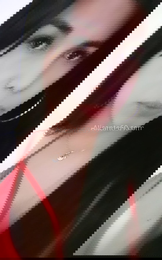 Chica trans risueña y desenvuelta. 615578406. Citas en ALICANTE, ALICANTE. www.alicante69.com.