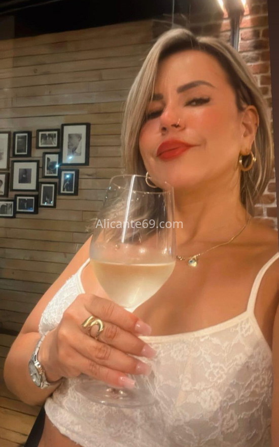 Sofía, divertida y fiestera . 611617547. Citas en ALICANTE, ALICANTE. www.alicante69.com.
