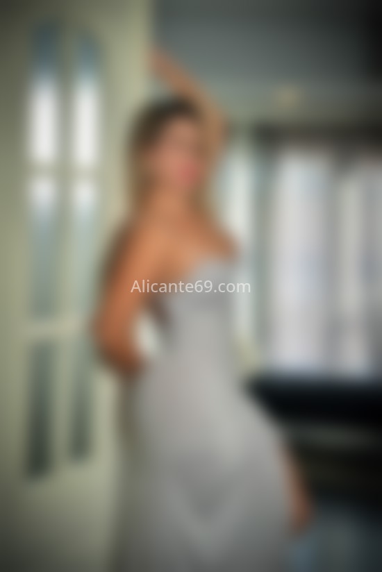 Sofi, fiestera y divertida. 611617547. Citas en ALICANTE, ALICANTE. www.alicante69.com.