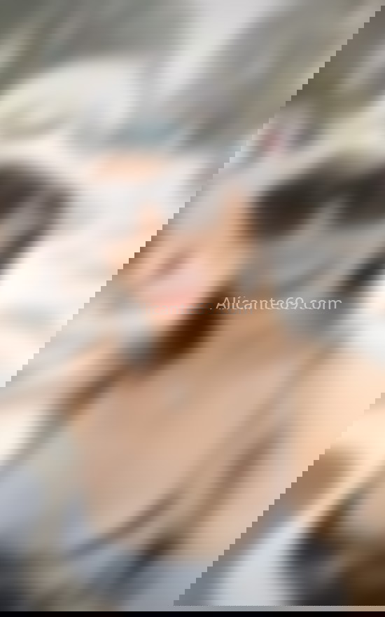 Esmeralda, trans simpática y risueña. 617422524. Citas en ALICANTE, ALICANTE. www.alicante69.com.