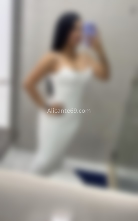 Chanel, colombiana encantadora. 612203085. Citas en ALICANTE, ALICANTE. www.alicante69.com.