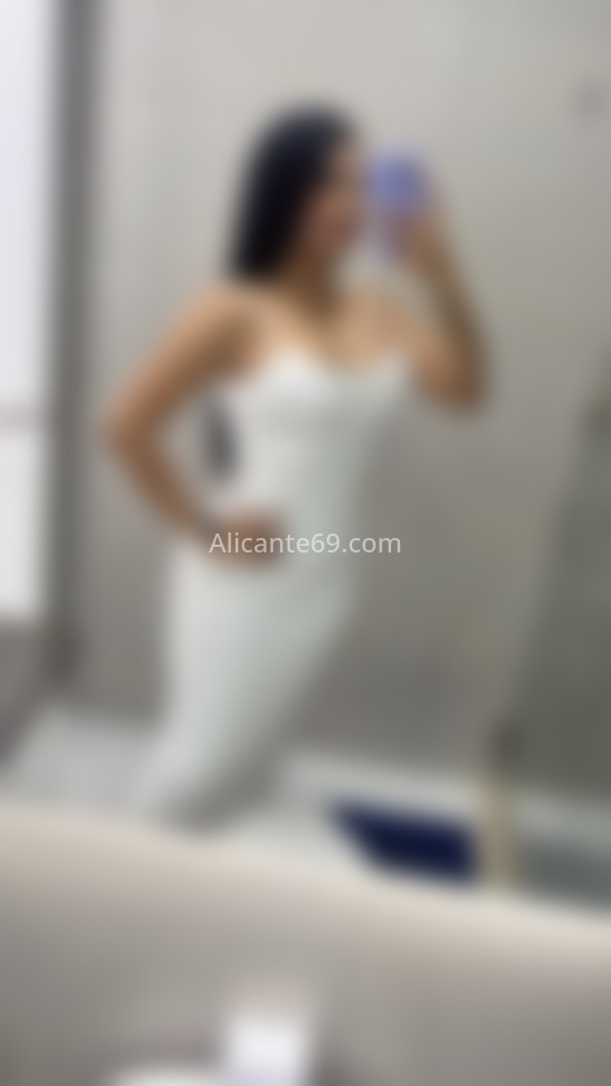 Chanel, colombiana encantadora. 612203085. Citas en ALICANTE, ALICANTE. www.alicante69.com.
