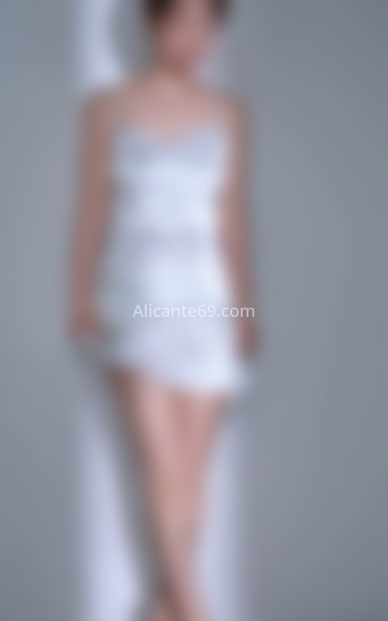 Yamila, chica asiática. 613846966. Citas en ALICANTE, ALICANTE. www.alicante69.com.