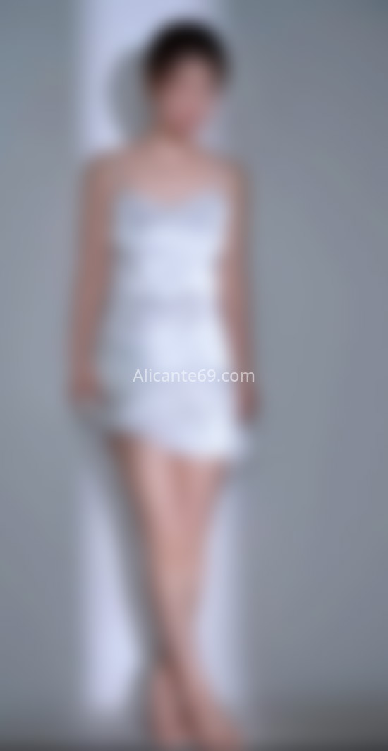 Yamila, chica asiática. 613846966. Citas en ALICANTE, ALICANTE. www.alicante69.com.