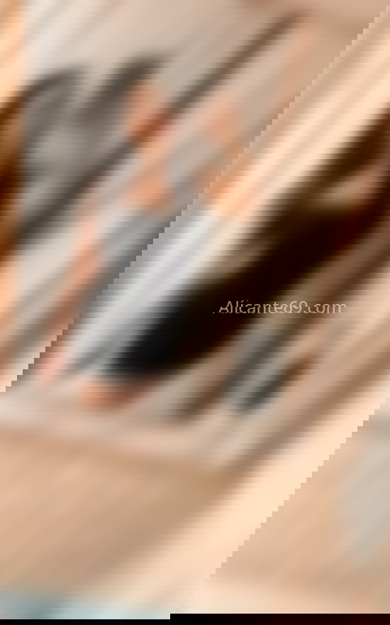 Lina, latina extrovertida. 641285264. Citas en ALICANTE, ALICANTE. www.alicante69.com.