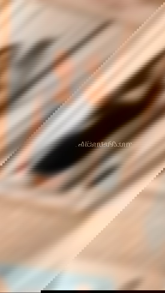 Lina, latina extrovertida. 641285264. Citas en ALICANTE, ALICANTE. www.alicante69.com.