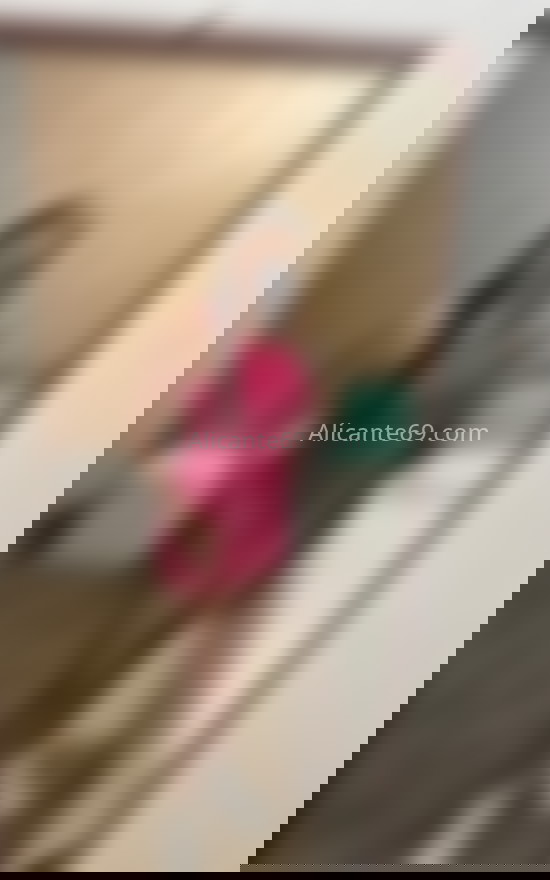 Lina, latina extrovertida. 641285264. Citas en ALICANTE, ALICANTE. www.alicante69.com.