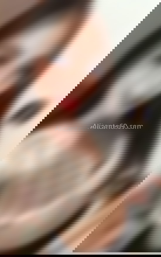 Emma, joven latina extrvertida. 613373182. Citas en ALICANTE, ALICANTE. www.alicante69.com.