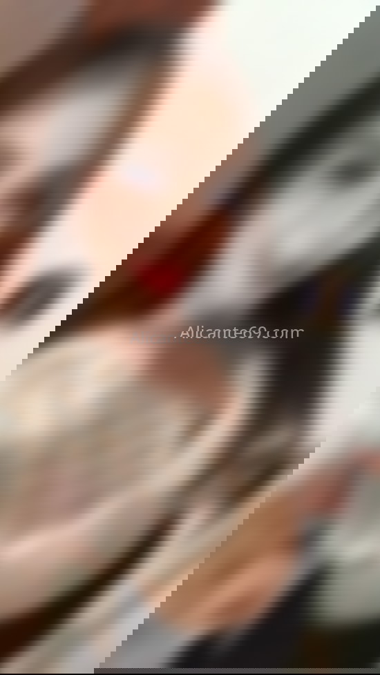 Emma, joven latina extrvertida. 613373182. Citas en ALICANTE, ALICANTE. www.alicante69.com.