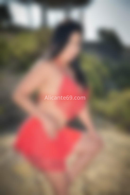 Carla, alegre venezolana. 613651787. Citas en ALICANTE, ALICANTE. www.alicante69.com.