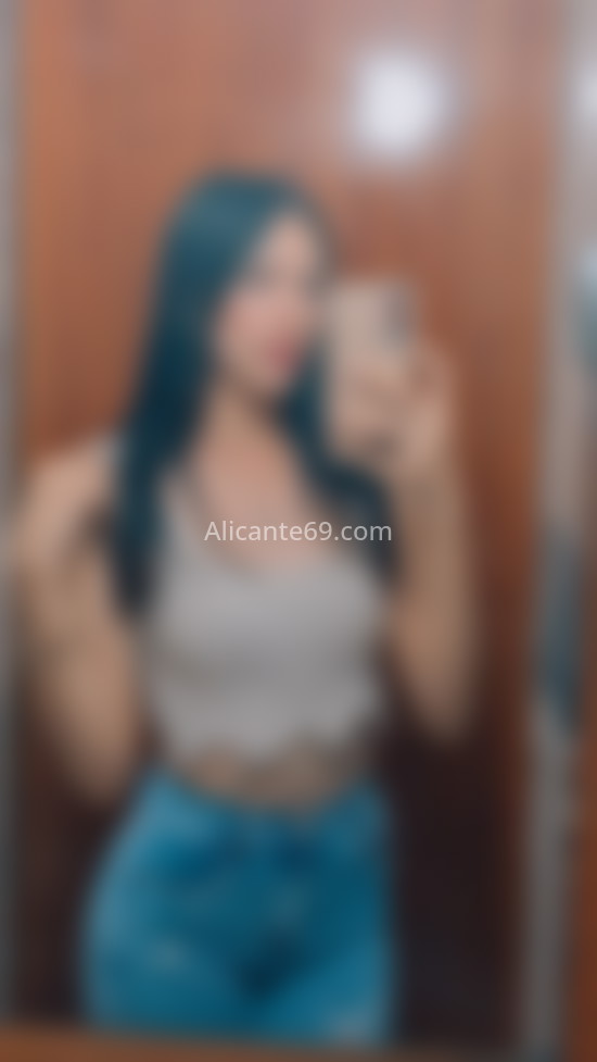Sami, guapa venezolana. 613373182. Citas en ALICANTE, ALICANTE. www.alicante69.com.