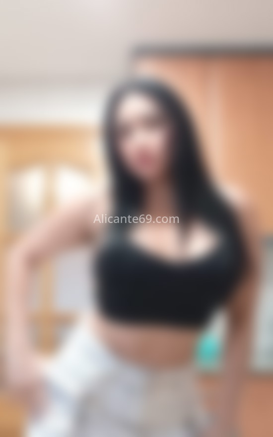 Carla, alegre venezolana. 613651787. Citas en ALICANTE, ALICANTE. www.alicante69.com.