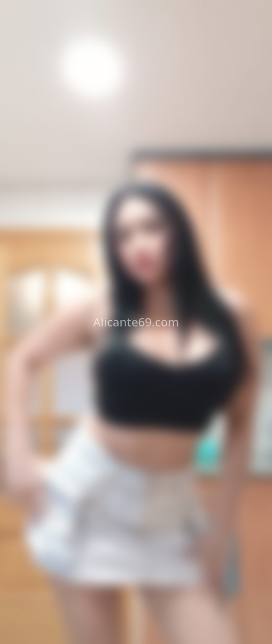 Carla, alegre venezolana. 613651787. Citas en ALICANTE, ALICANTE. www.alicante69.com.