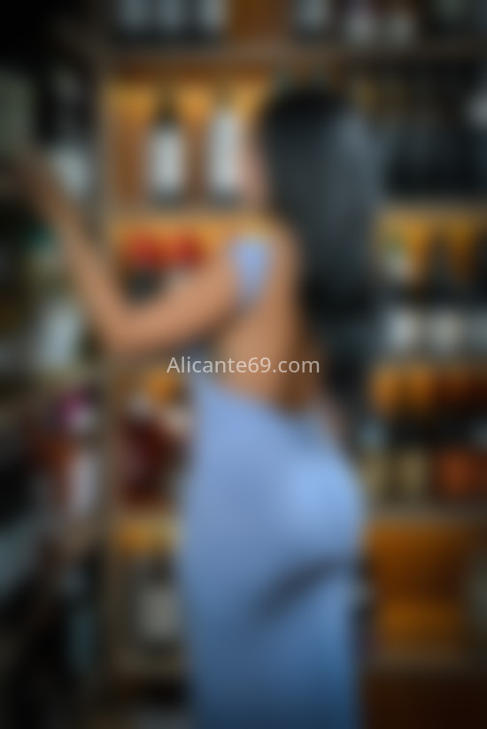 Mia, modelo colombiana. 613651787. Citas en ALICANTE, ALICANTE. www.alicante69.com.