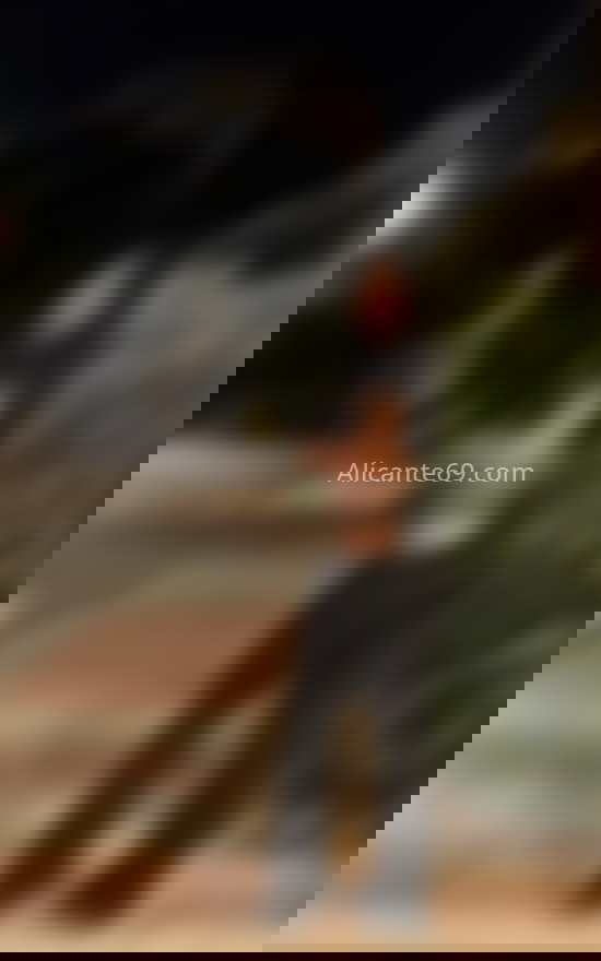 Cristal, chica latina de mente abierta. 622146727. Citas en ALICANTE, ALICANTE. www.alicante69.com.