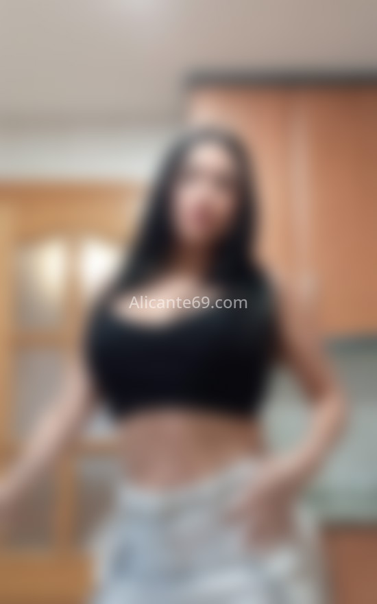 Carla, alegre venezolana. 613651787. Citas en ALICANTE, ALICANTE. www.alicante69.com.