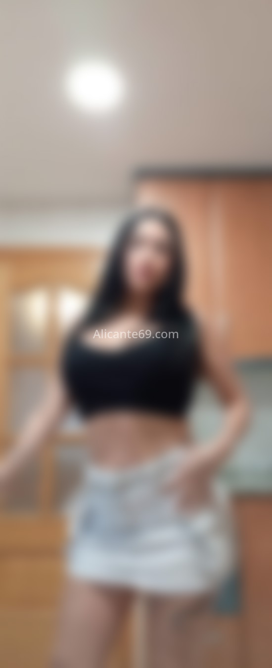 Carla, alegre venezolana. 613651787. Citas en ALICANTE, ALICANTE. www.alicante69.com.