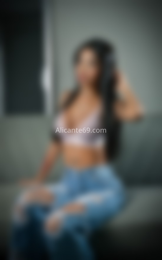 Juliana, hermosa jovencita latina. 633638351. Citas en ALICANTE, ALICANTE. www.alicante69.com.