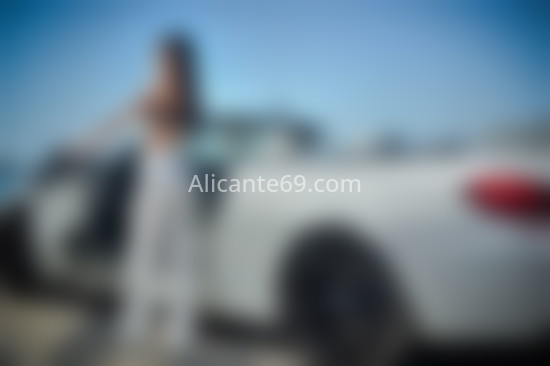 Juliana, hermosa jovencita latina. 633638351. Citas en ALICANTE, ALICANTE. www.alicante69.com.