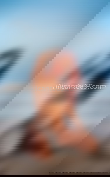 Carolina, risueña y divertida colombiana. 624102554. Citas en ALICANTE, ALICANTE. www.alicante69.com.