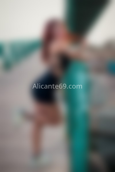 Carolina, risueña y divertida colombiana. 624102554. Citas en ALICANTE, ALICANTE. www.alicante69.com.