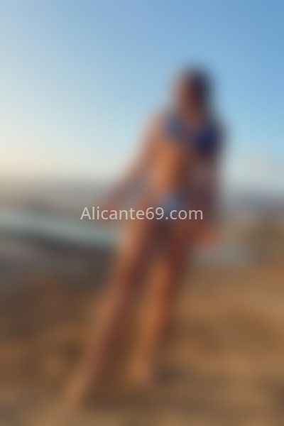 Cristal, flaquita venezolana. 641166772. Citas en ALICANTE, ALICANTE. www.alicante69.com.