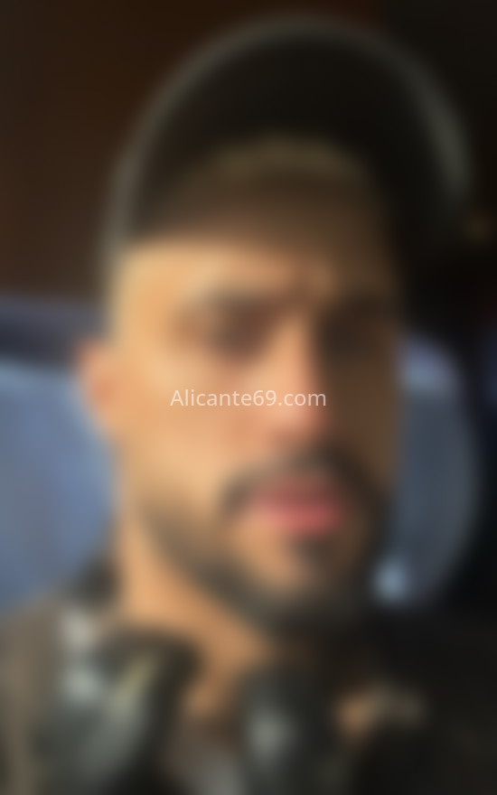 Nico, joven argentino majísimo . 634122176. Citas en ALICANTE, ALICANTE. www.alicante69.com.