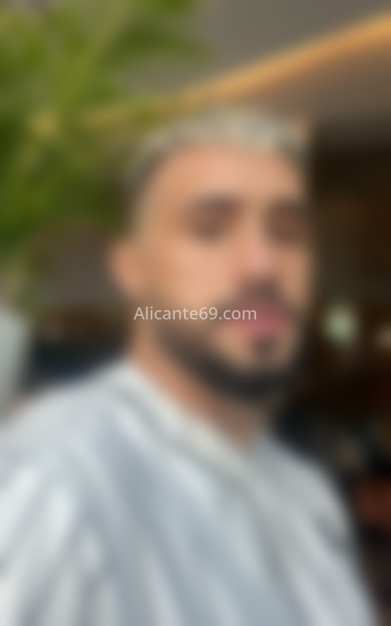 Nico, joven argentino majísimo . 634122176. Citas en ALICANTE, ALICANTE. www.alicante69.com.