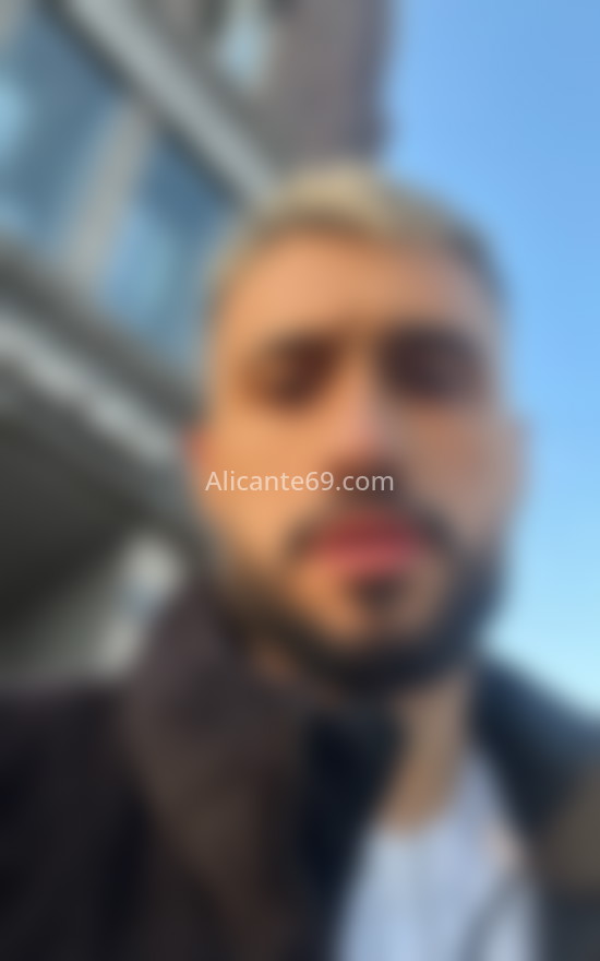 Nico, joven argentino majísimo . 634122176. Citas en ALICANTE, ALICANTE. www.alicante69.com.