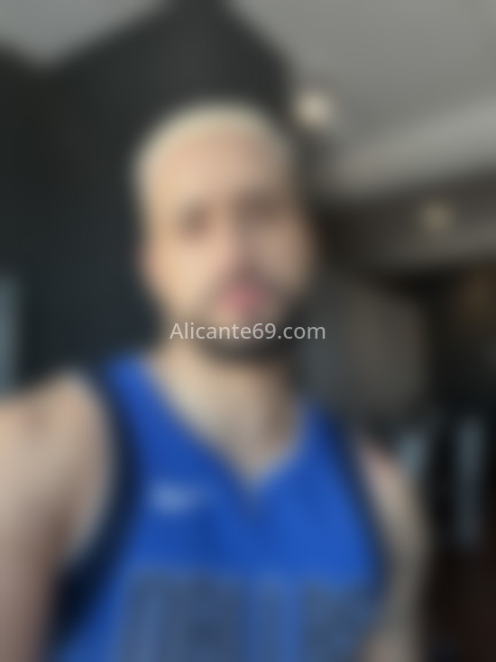 Nico, joven argentino majísimo . 634122176. Citas en ALICANTE, ALICANTE. www.alicante69.com.