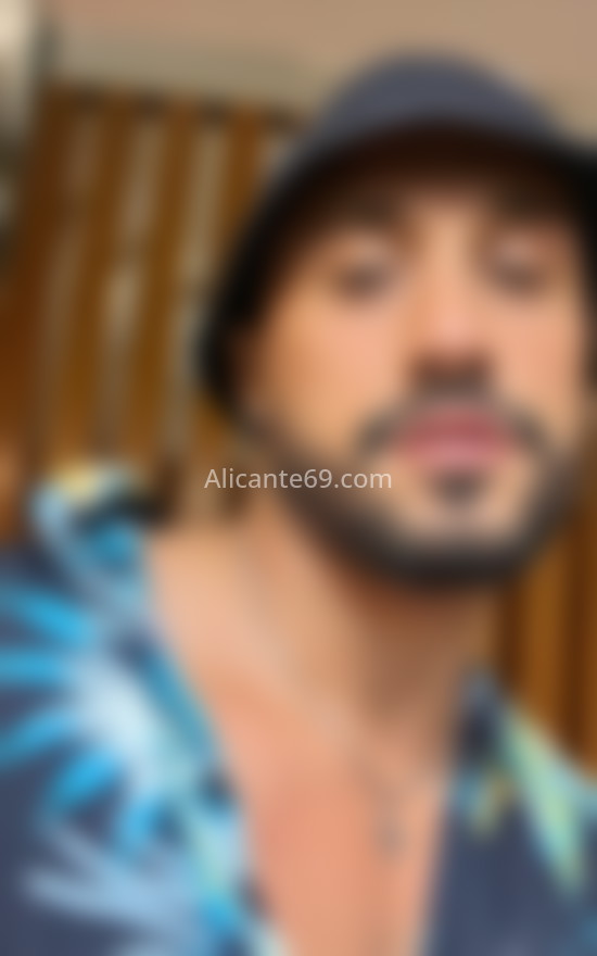 Nico, joven argentino majísimo . 634122176. Citas en ALICANTE, ALICANTE. www.alicante69.com.