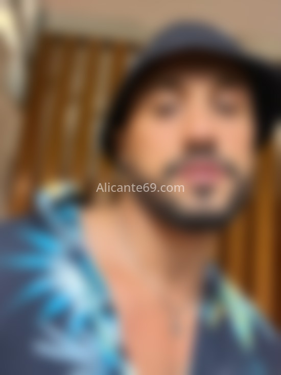 Nico, joven argentino majísimo . 634122176. Citas en ALICANTE, ALICANTE. www.alicante69.com.