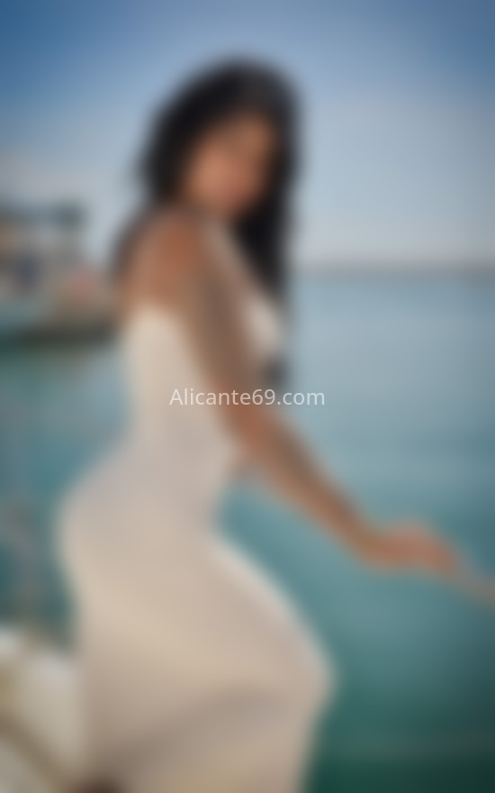 Cambel, morena colombiana. 633634947. Citas en ALICANTE, ALICANTE. www.alicante69.com.