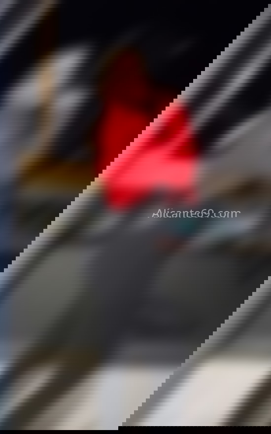 Ana, italiana de mente abierta. 662297616. Citas en ALICANTE, ALICANTE. www.alicante69.com.