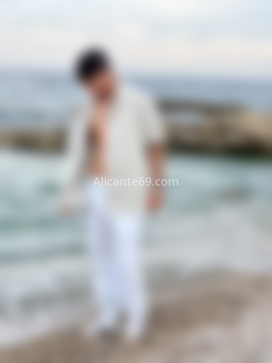 Nicolas, joven aventurero. 661432199. Citas en ALICANTE, ALICANTE. www.alicante69.com.