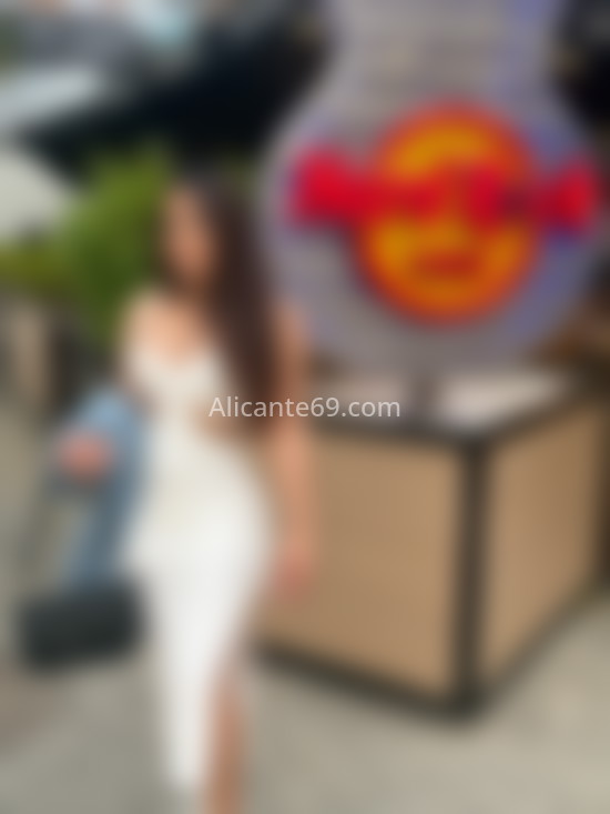 Sashari, jovencita venezolana. 634795694. Citas en ALICANTE, ALICANTE. www.alicante69.com.