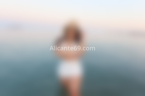 Sashari, jovencita venezolana. 634795694. Citas en ALICANTE, ALICANTE. www.alicante69.com.