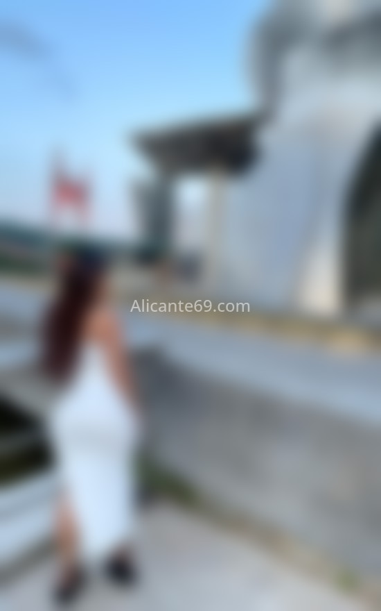 Sashari, jovencita venezolana. 634795694. Citas en ALICANTE, ALICANTE. www.alicante69.com.