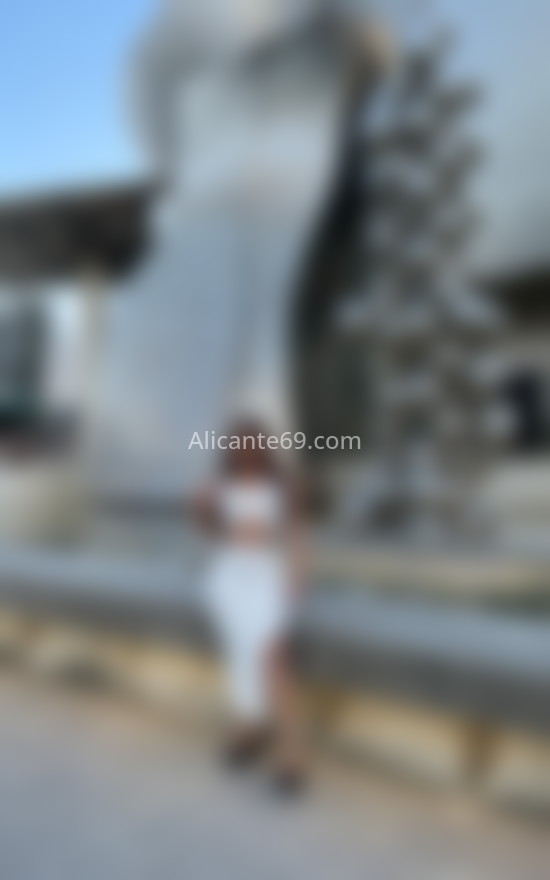Sashari, jovencita venezolana. 634795694. Citas en ALICANTE, ALICANTE. www.alicante69.com.