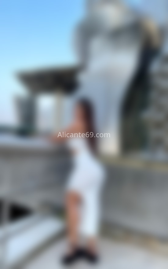 Sashari, jovencita venezolana. 634795694. Citas en ALICANTE, ALICANTE. www.alicante69.com.