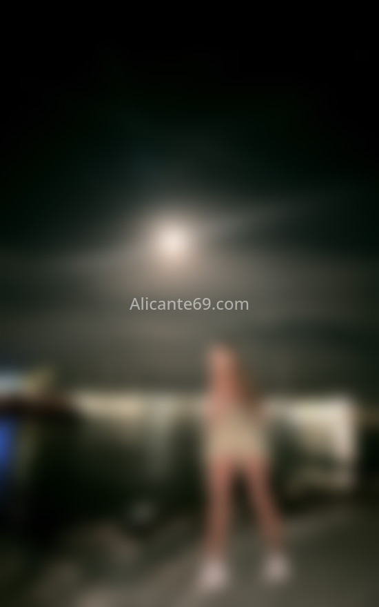 Andrea, chica trans coqueta. 607397890. Citas en ALICANTE, ALICANTE. www.alicante69.com.