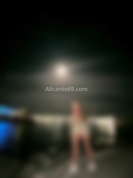Andrea, chica trans coqueta. 607397890. Citas en ALICANTE, ALICANTE. www.alicante69.com.