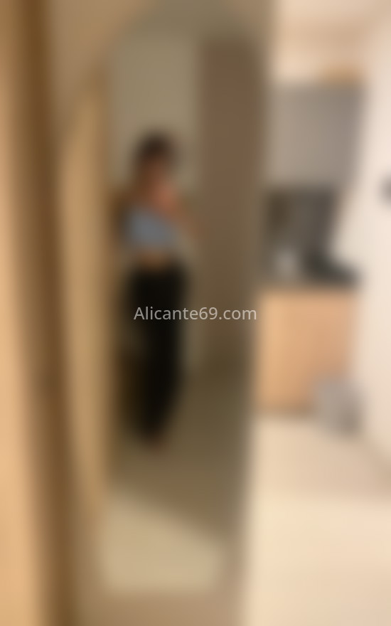 Andrea, chica trans coqueta. 607397890. Citas en ALICANTE, ALICANTE. www.alicante69.com.