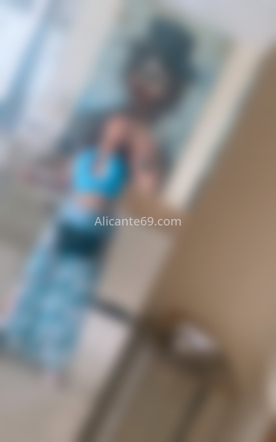 Andrea, chica trans coqueta. 607397890. Citas en ALICANTE, ALICANTE. www.alicante69.com.