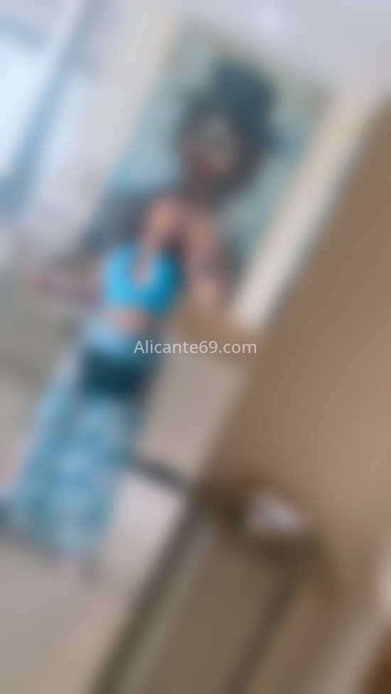 Andrea, chica trans coqueta. 607397890. Citas en ALICANTE, ALICANTE. www.alicante69.com.