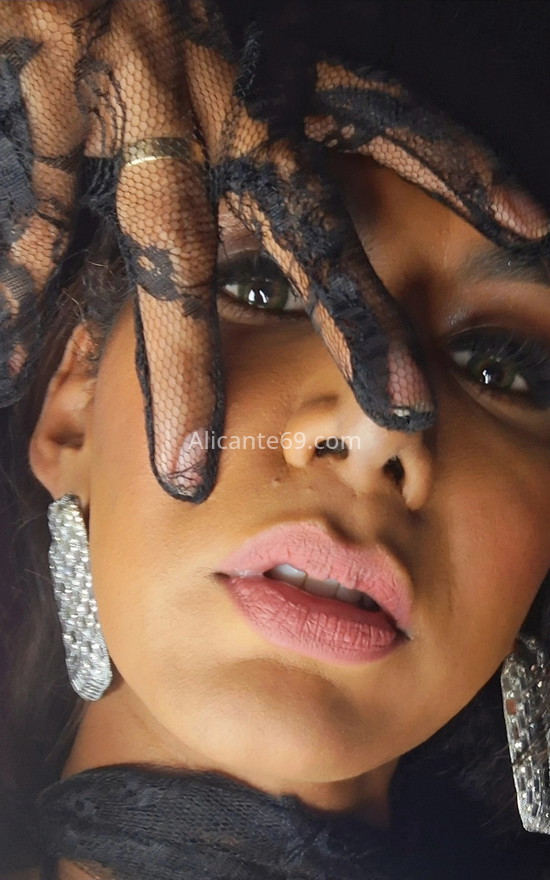 Lola, trans latina. 631710466. Citas en ALICANTE, ALICANTE. www.alicante69.com.