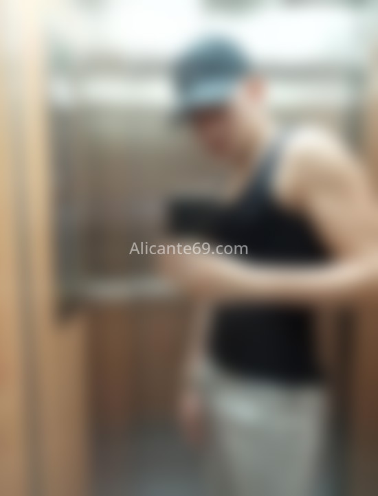 Stefano, joven venezolano. 641702687. Citas en ALICANTE, ALICANTE. www.alicante69.com.