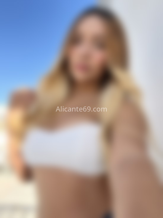 Dulce, rubia colombiana. 613368981. Citas en ALICANTE, ALICANTE. www.alicante69.com.