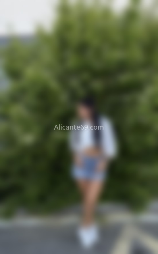 Valeria, jovencita colombiana. 613950109. Citas en ALICANTE, ALICANTE. www.alicante69.com.