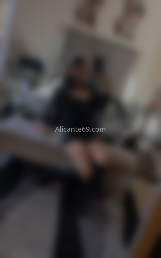 Kamila, jovencita colombiana . 631214001. Citas en ALICANTE, ALICANTE. www.alicante69.com.